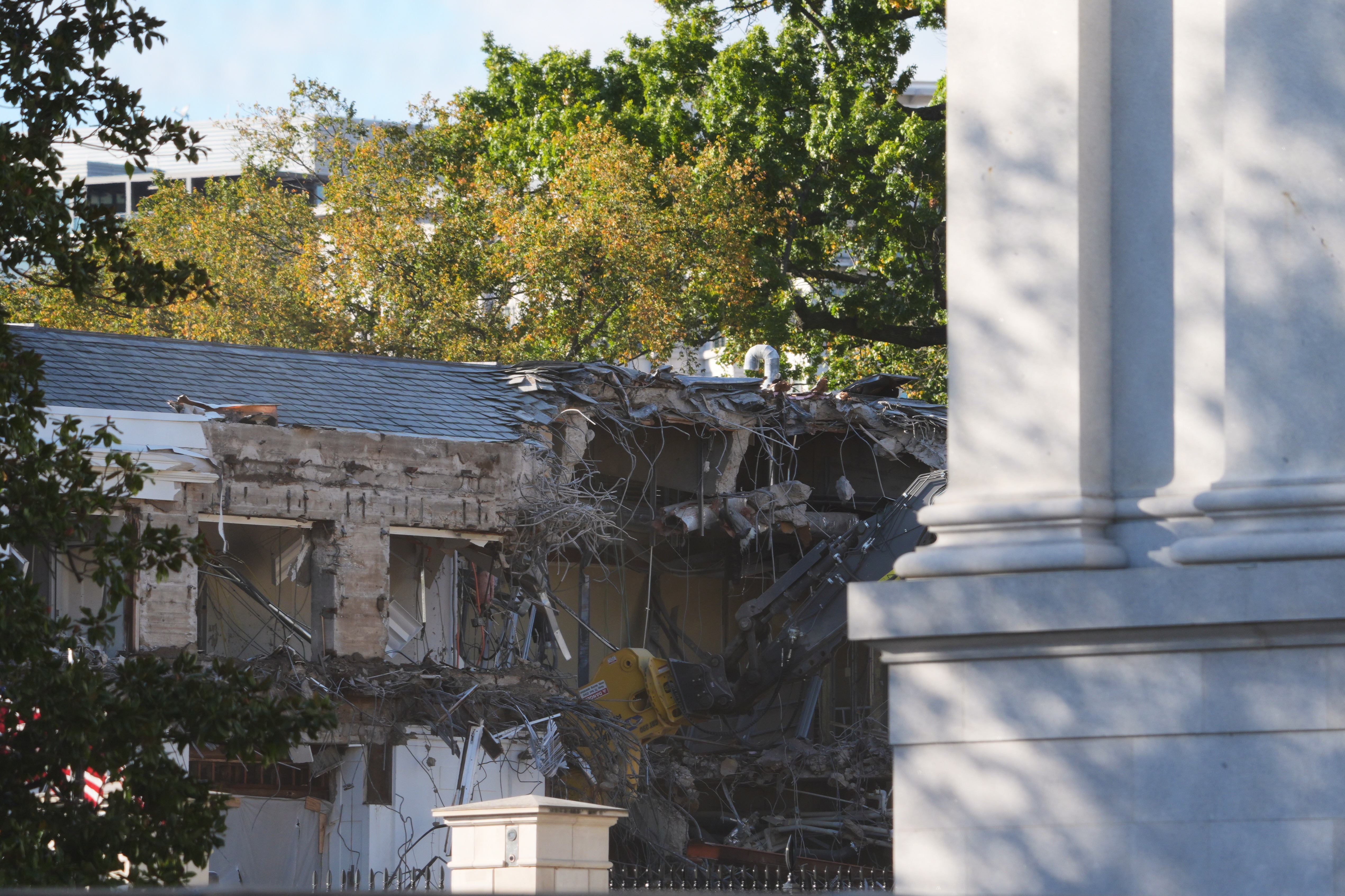 Work begins on the demolition of a part of the East Wing of the White House on Monday in Washington, D.C., before construction of a new ballroom.